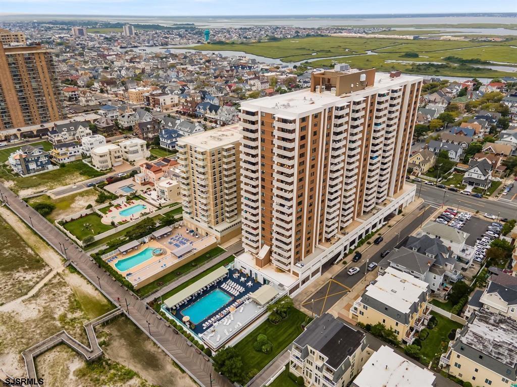 100 S Berkley Unit: 18N