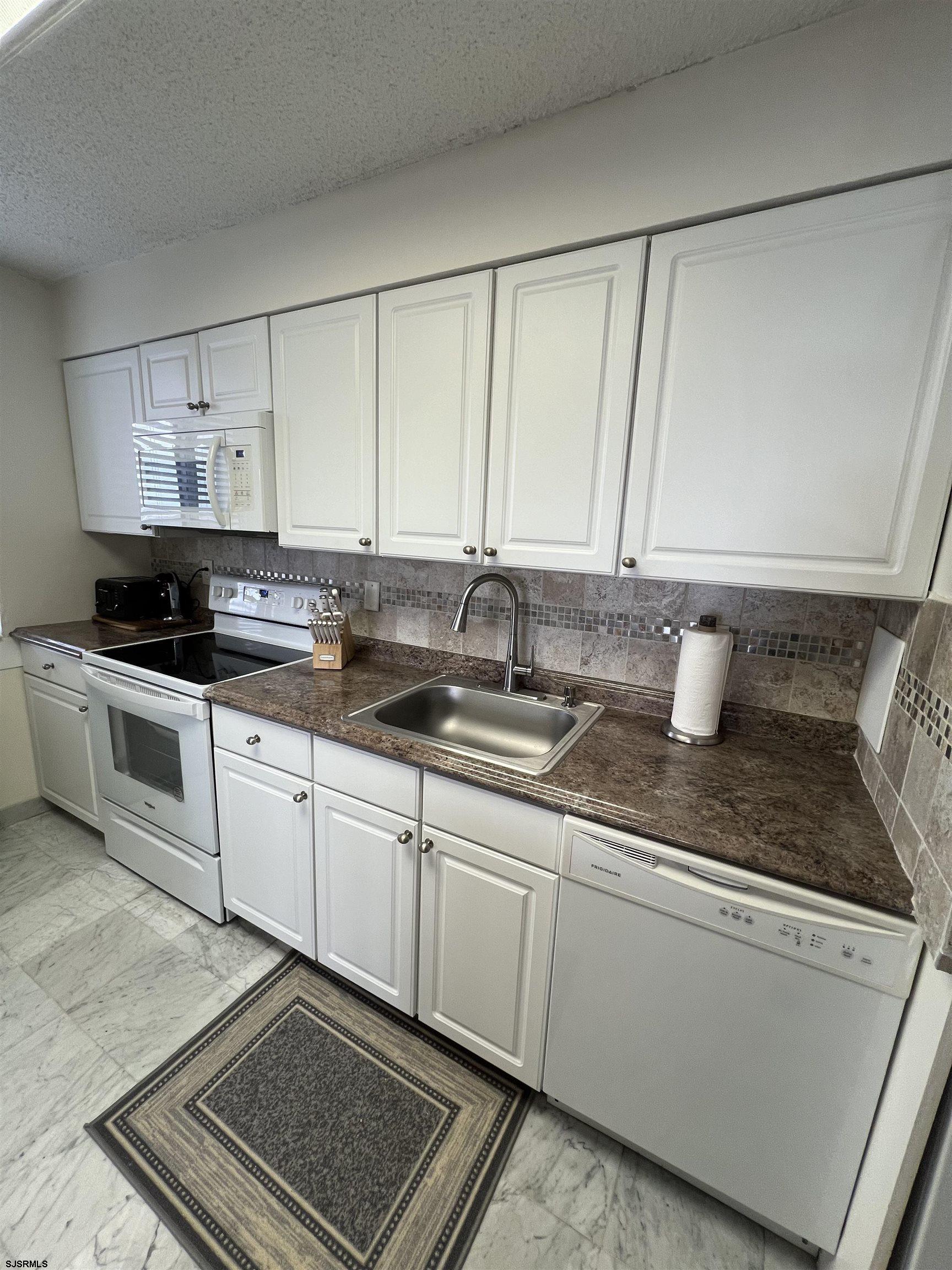 100 S Berkley Unit: 18N