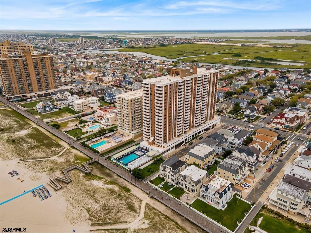 100 S Berkley Unit: 18N