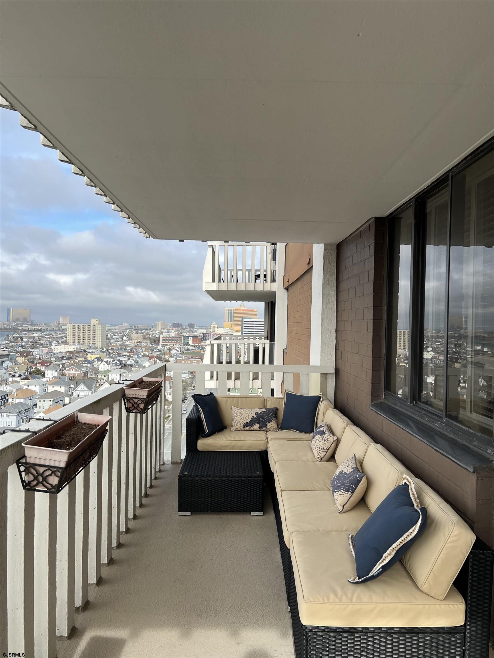 100 S Berkley Unit: 18N