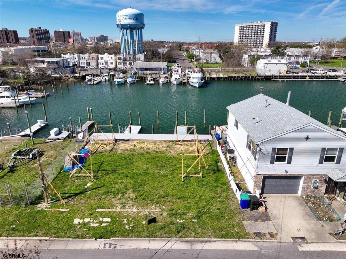 462 N Delaware Ave
