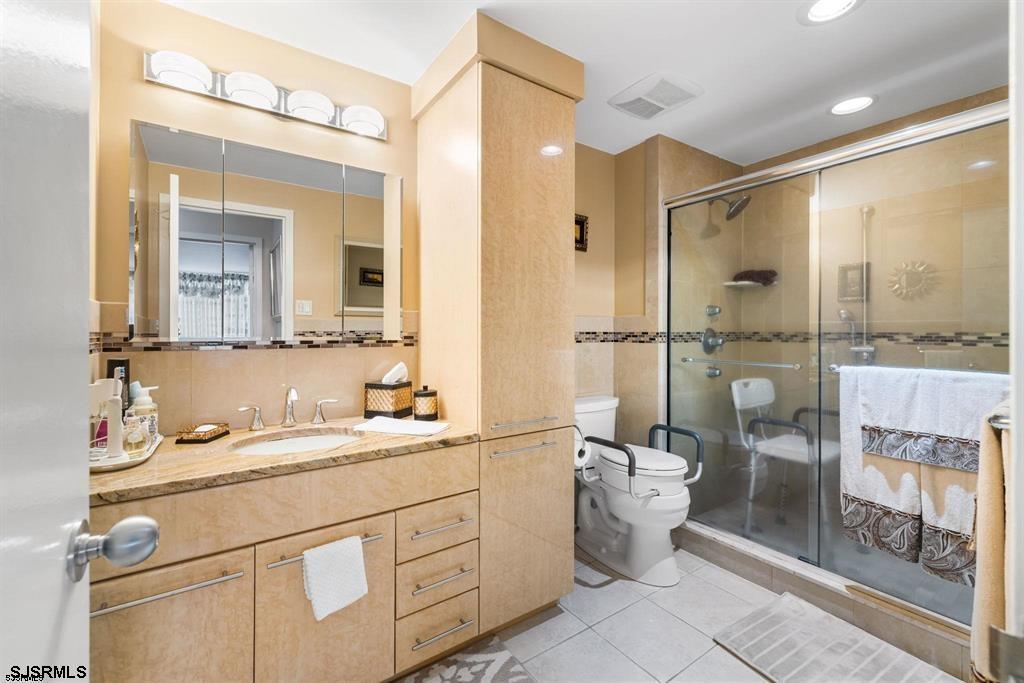 5000 boardwalk Unit: 914