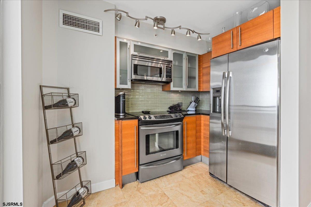 526 Pacific Ave Unit: 2504