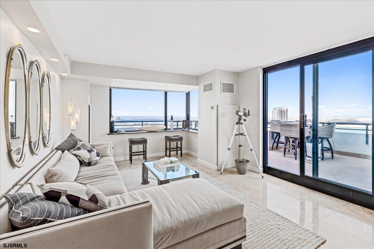 526 Pacific Ave Unit: 2504