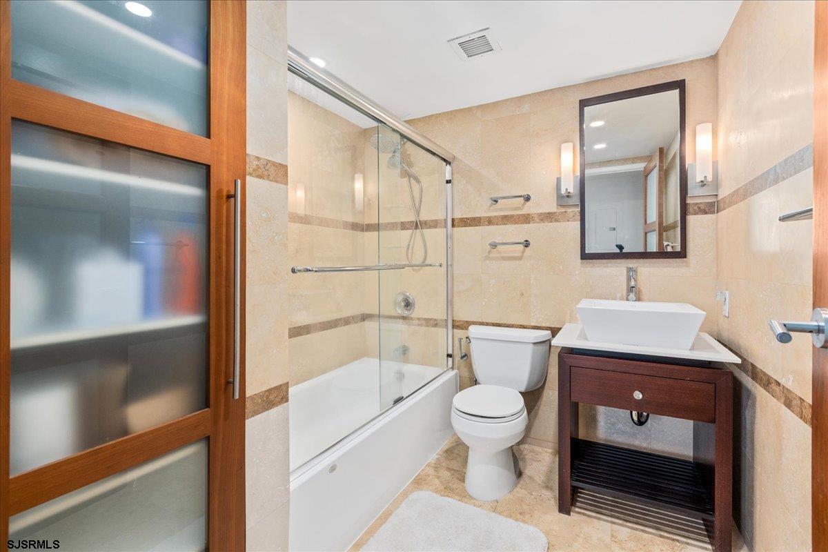 526 Pacific Ave Unit: 2504
