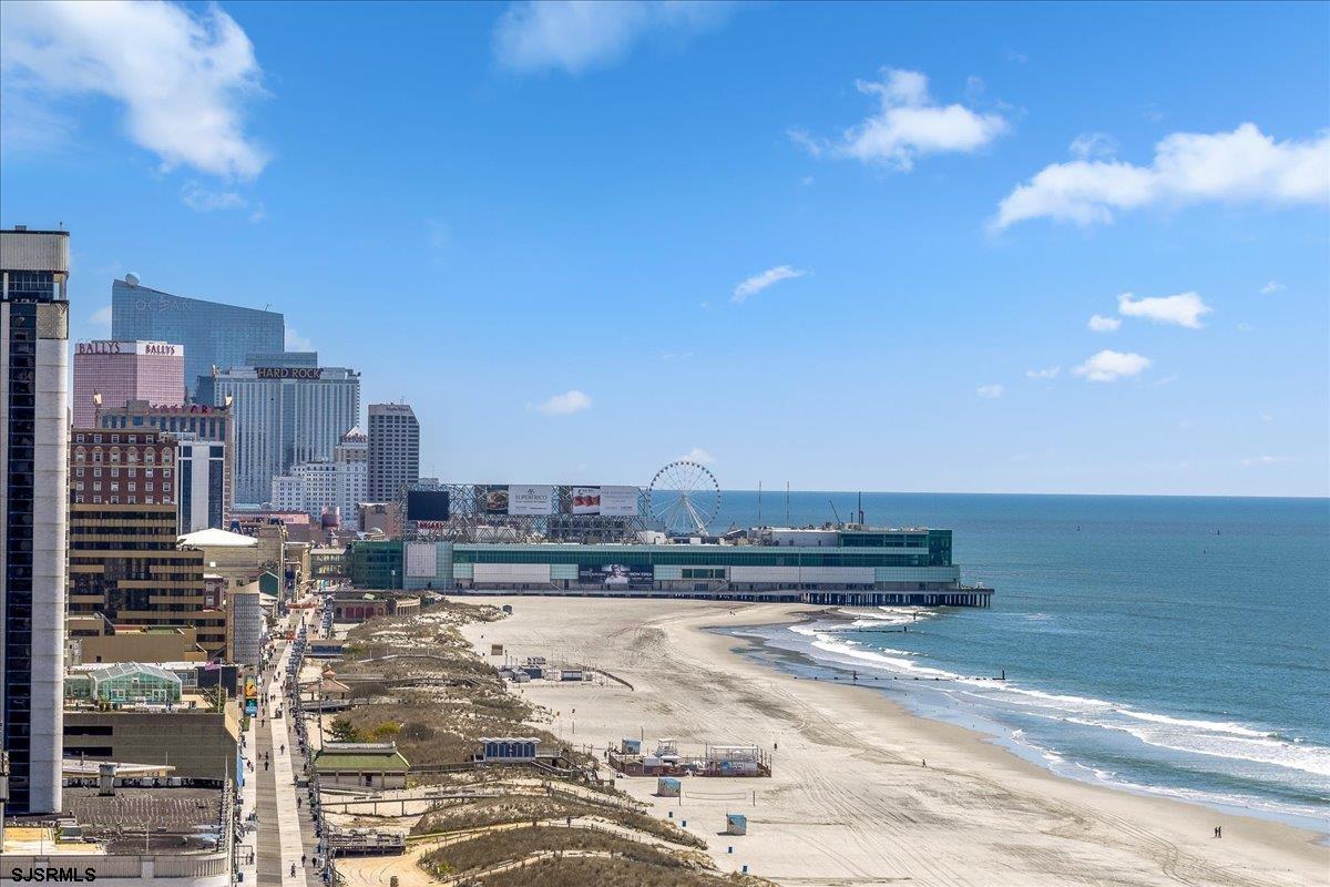3851 Boardwalk Unit: 2005
