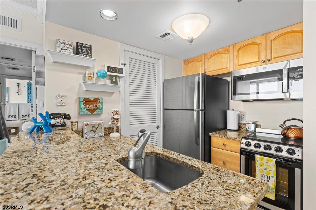 3851 Boardwalk Unit: 2005