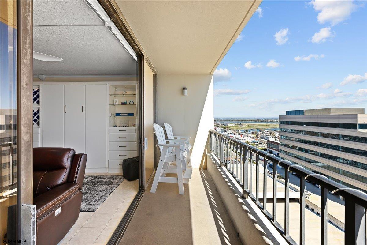 3851 Boardwalk Unit: 2005