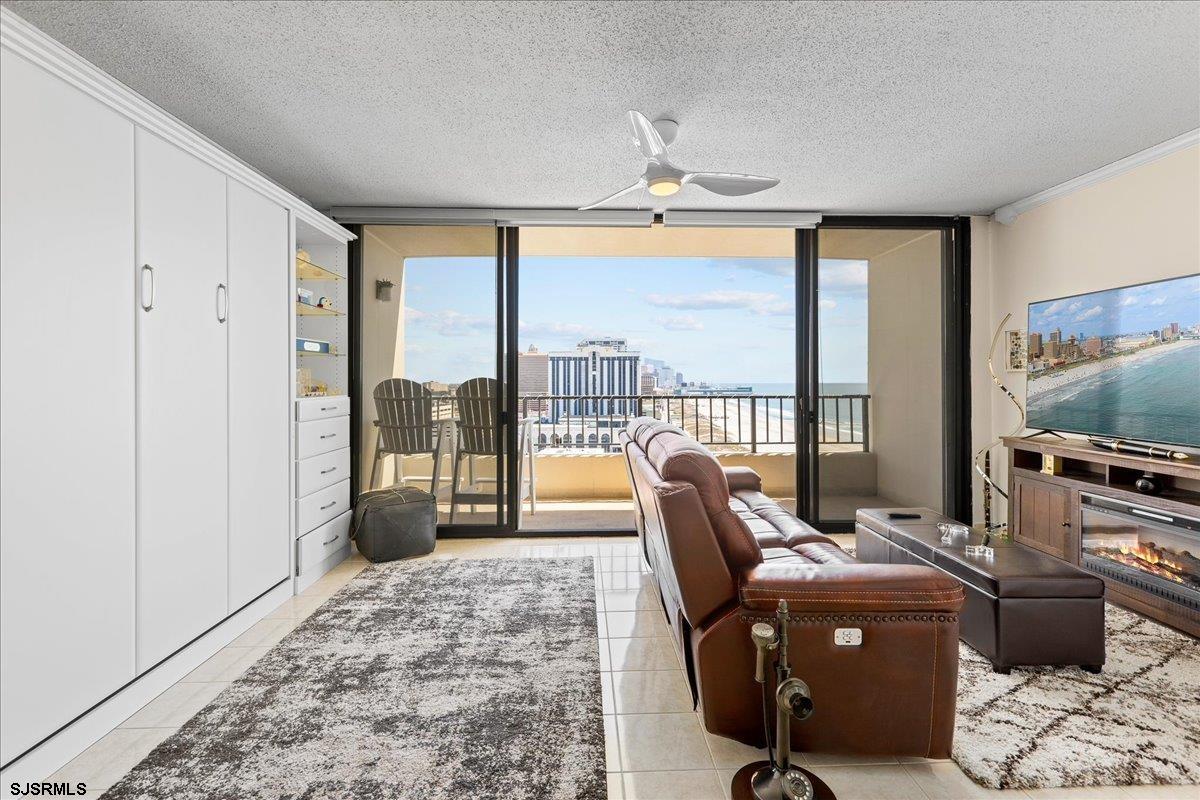 3851 Boardwalk Unit: 2005