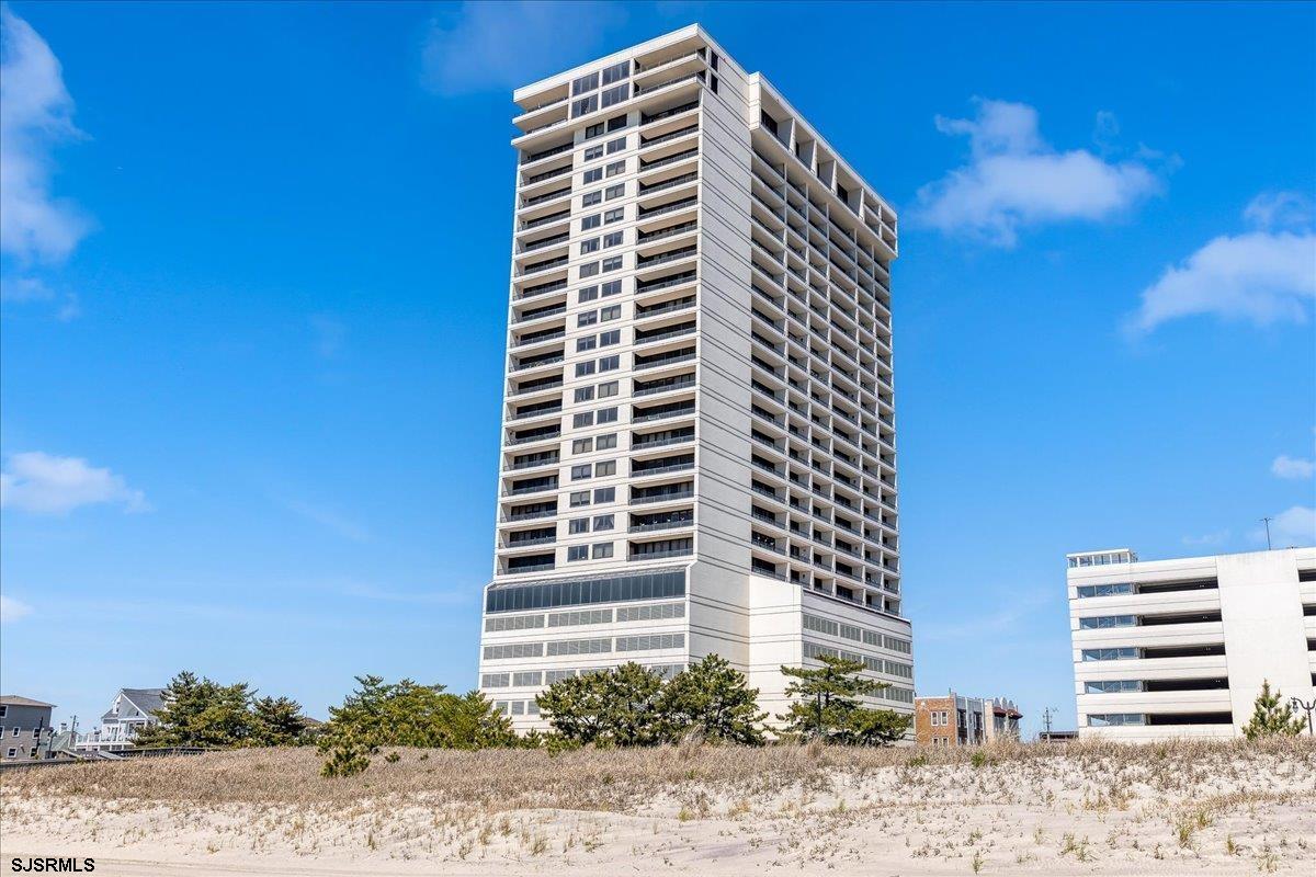 3851 Boardwalk Unit: 2005