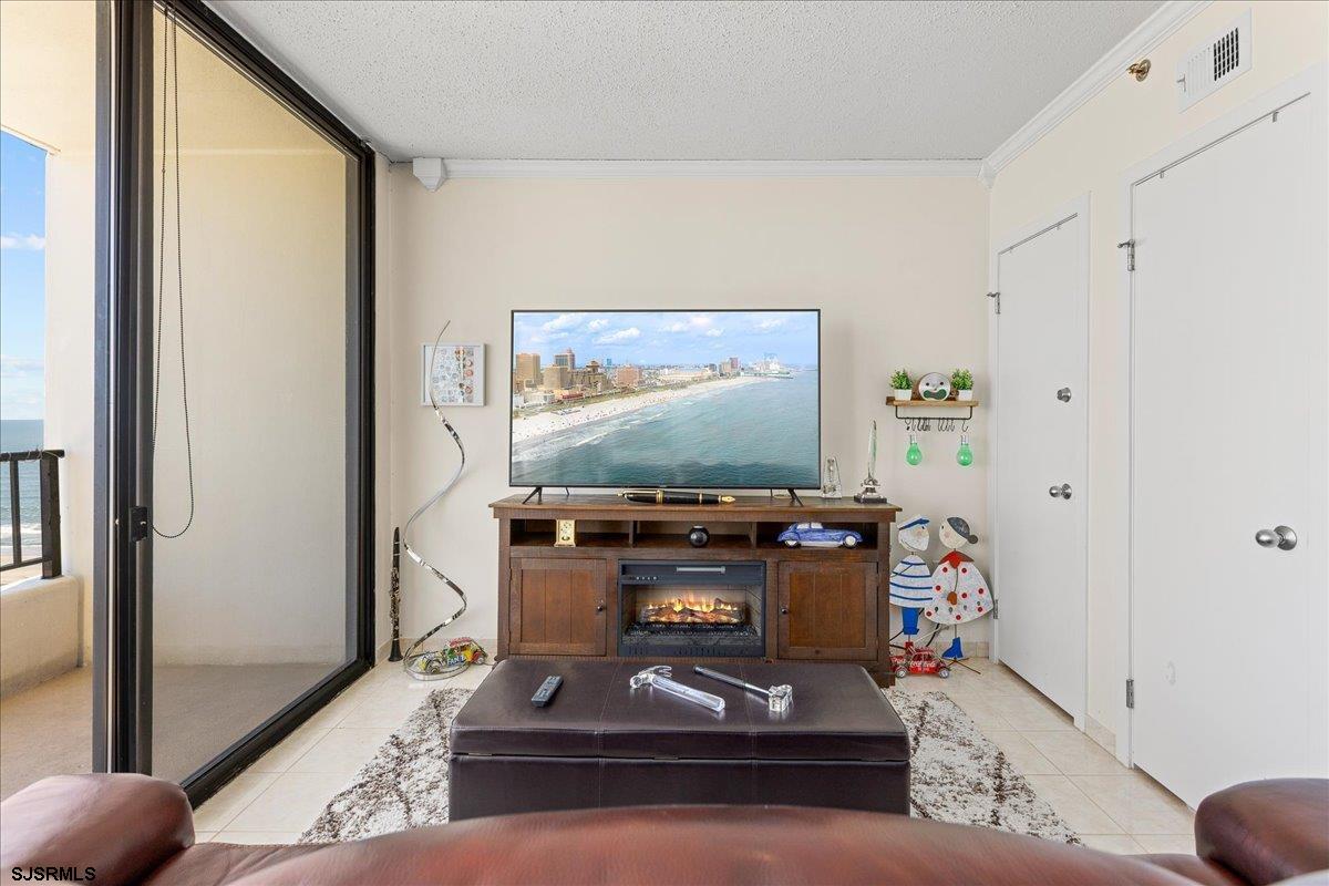 3851 Boardwalk Unit: 2005