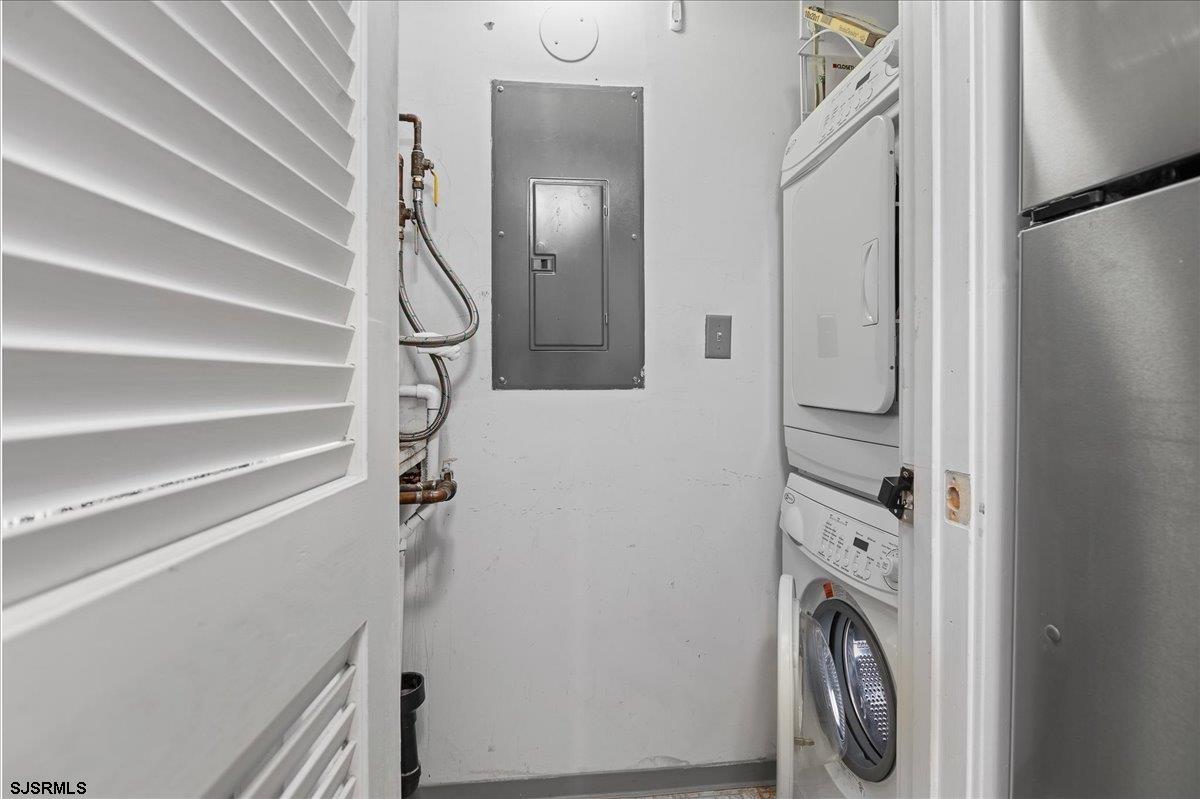 3851 Boardwalk Unit: 2005