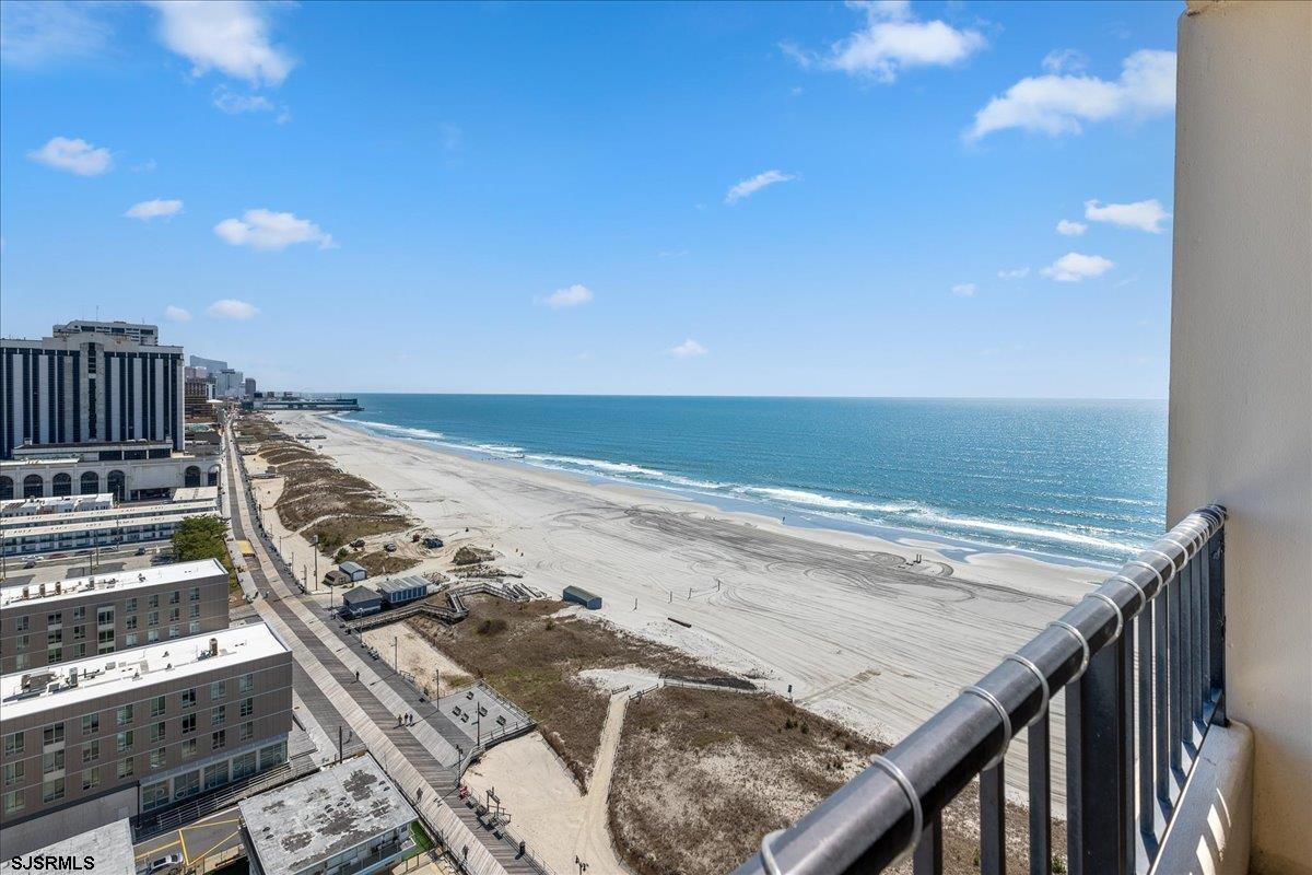 3851 Boardwalk Unit: 2005