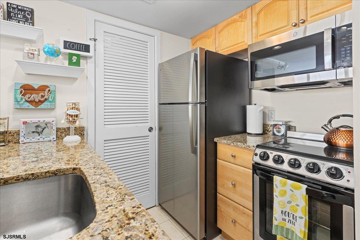 3851 Boardwalk Unit: 2005