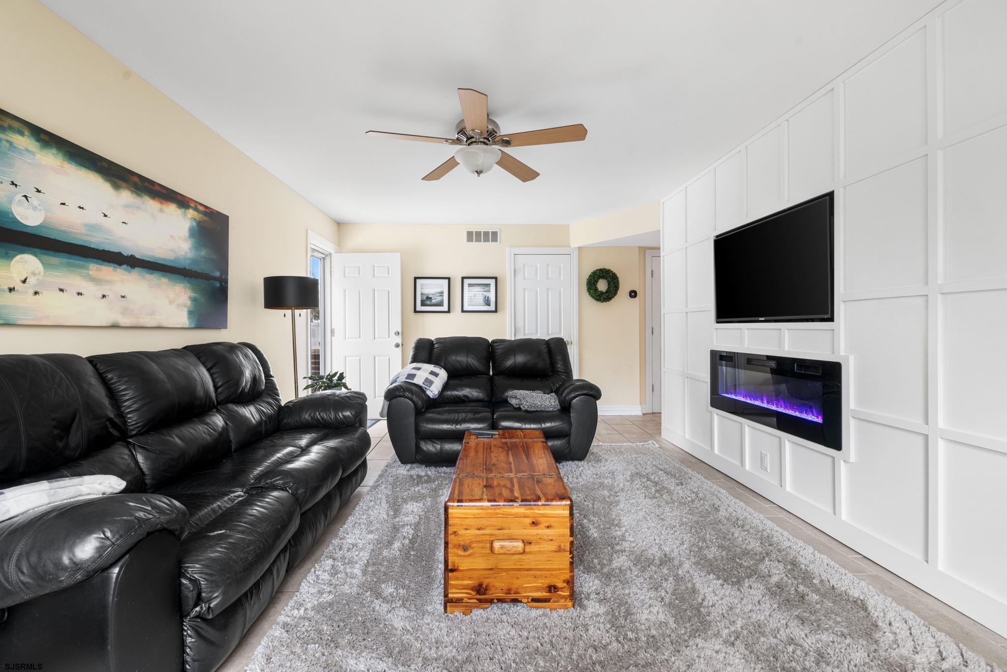 7404 Amherst Ave