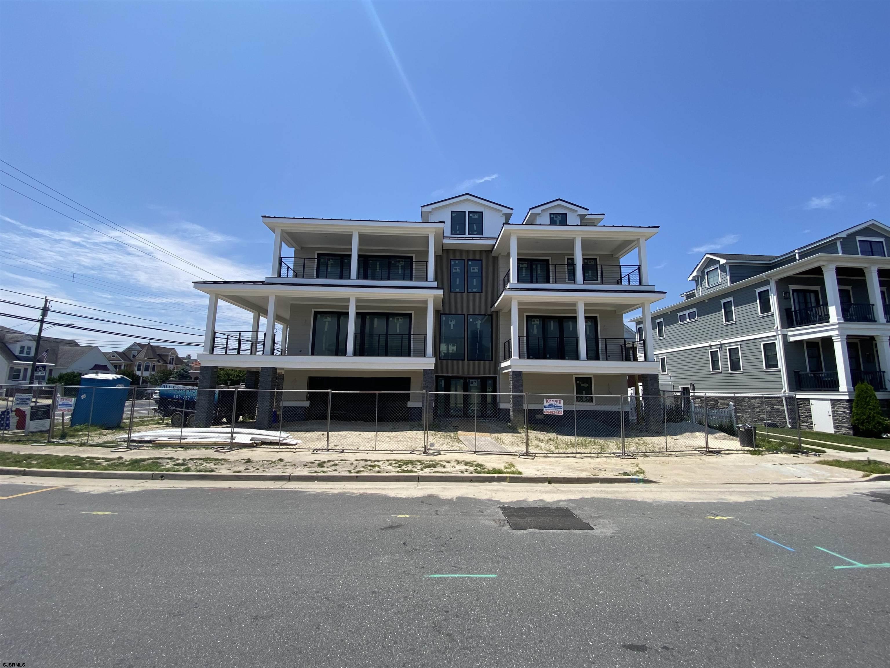 10 S Nassau Ave