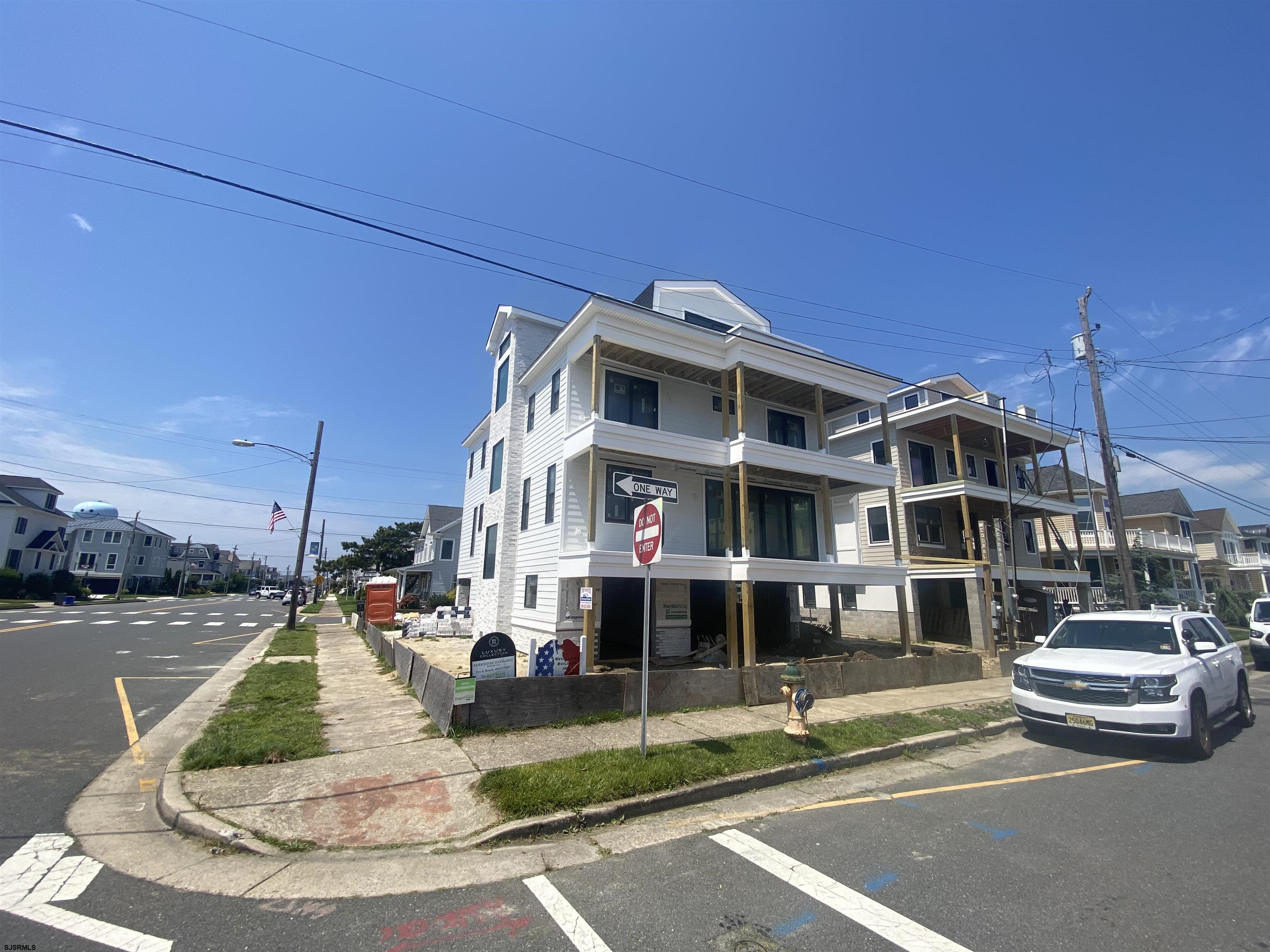 3311 Ventnor Ave