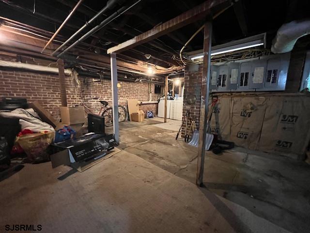 1049 Maple Ave