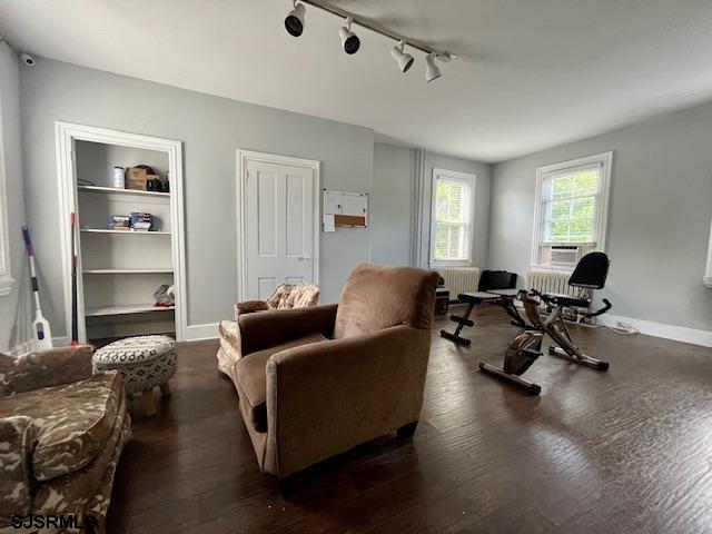 1049 Maple Ave