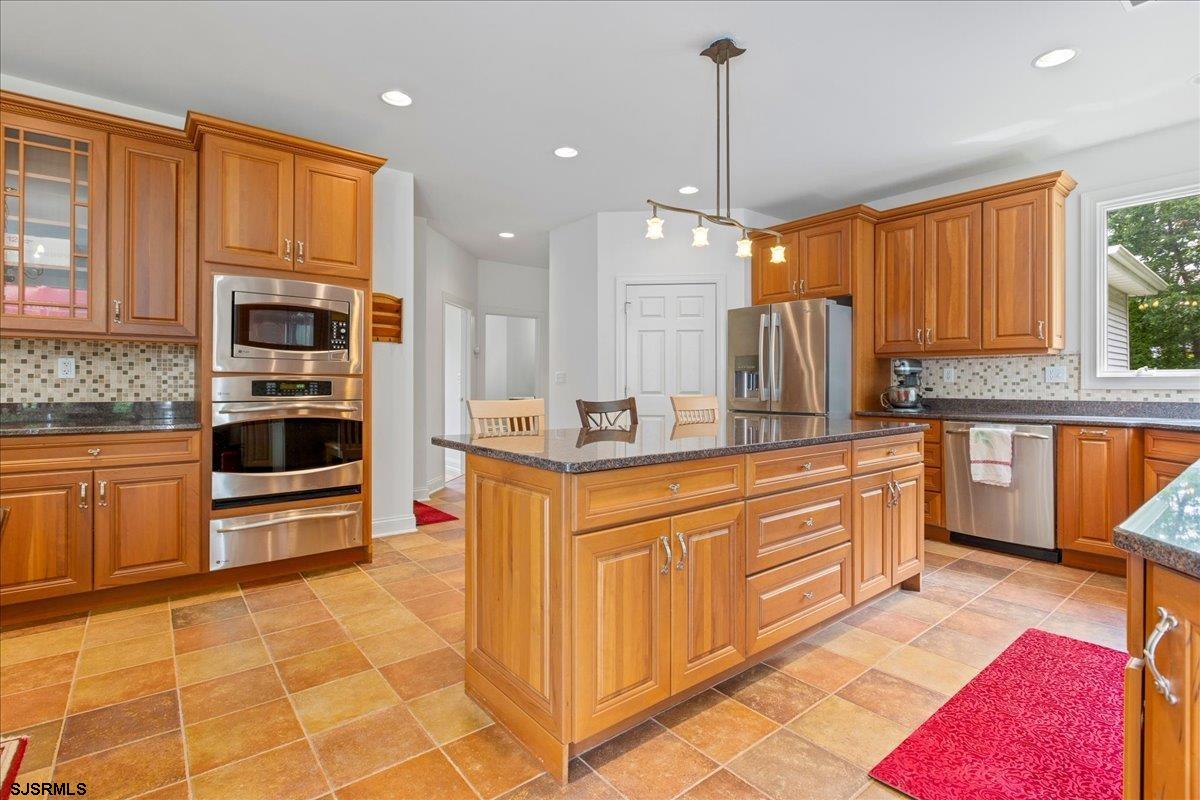 712 Jersey Woods
