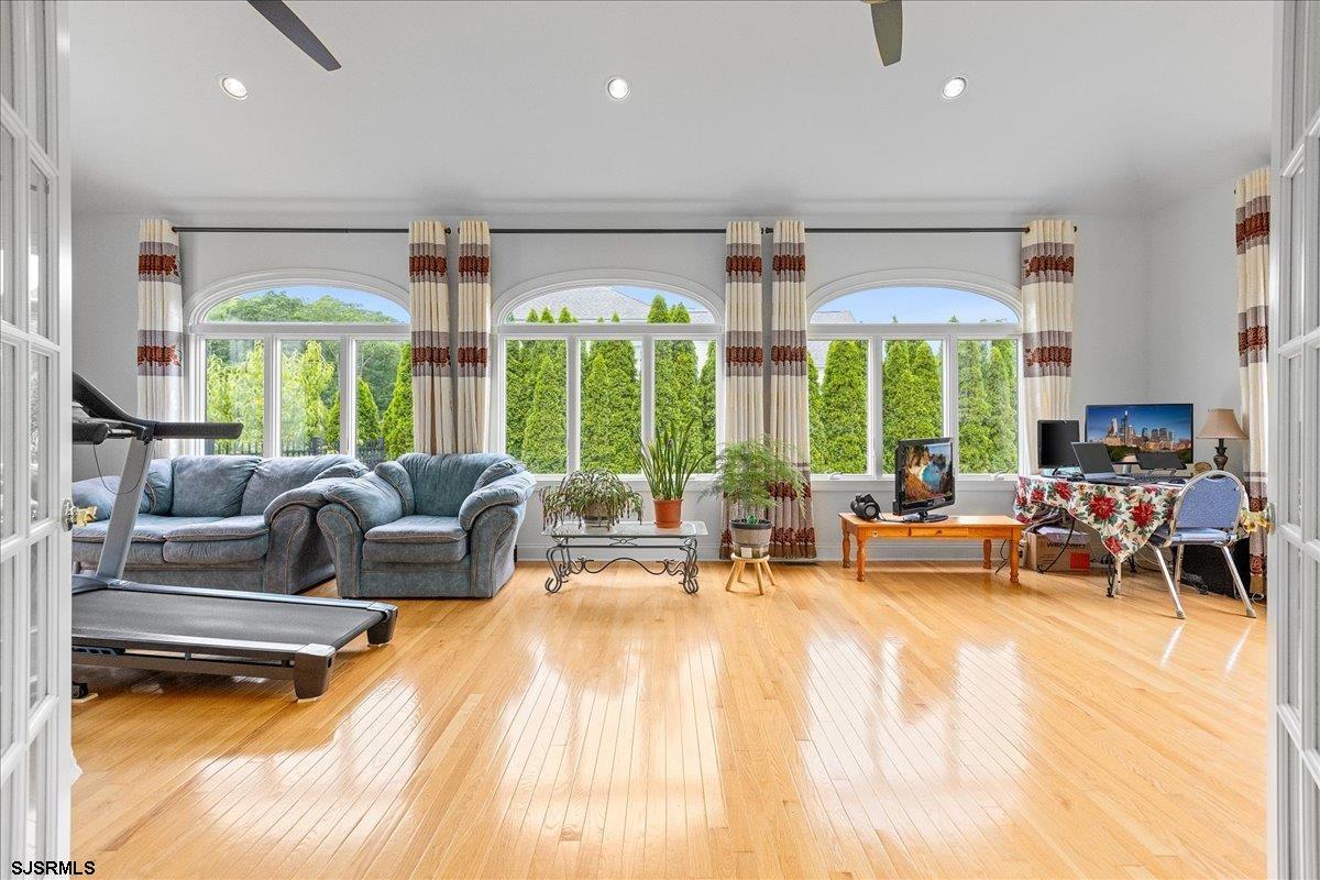 712 Jersey Woods
