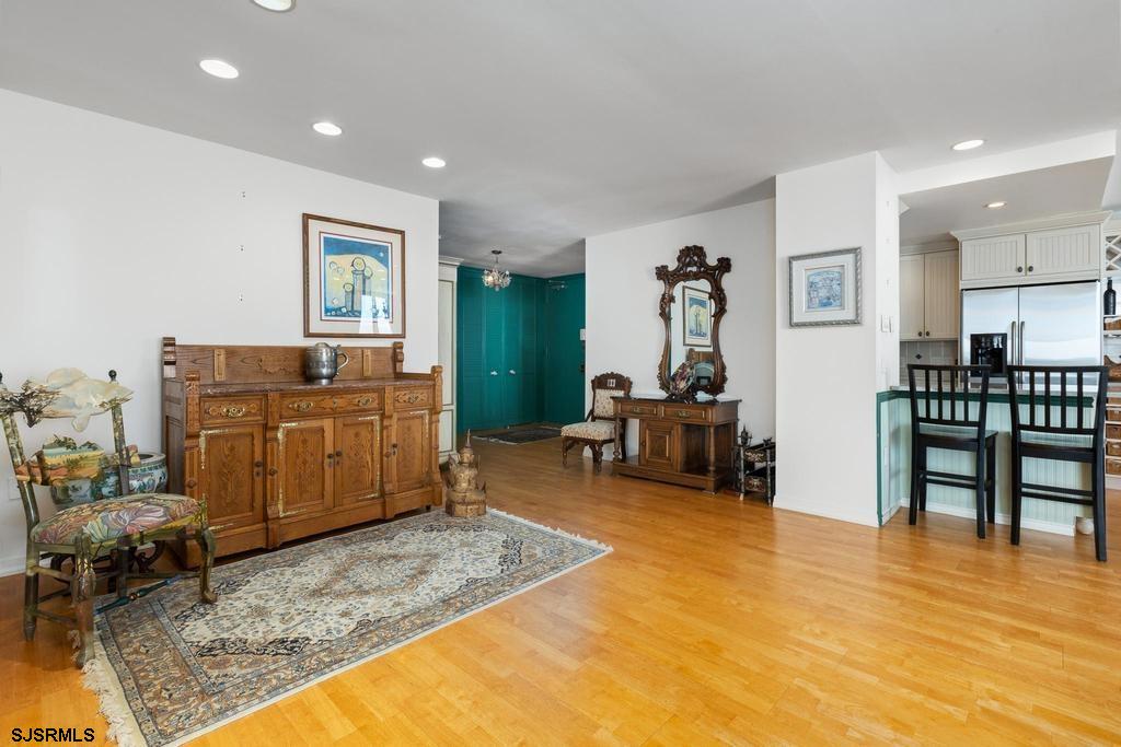 5000 Boardwalk Unit: 715