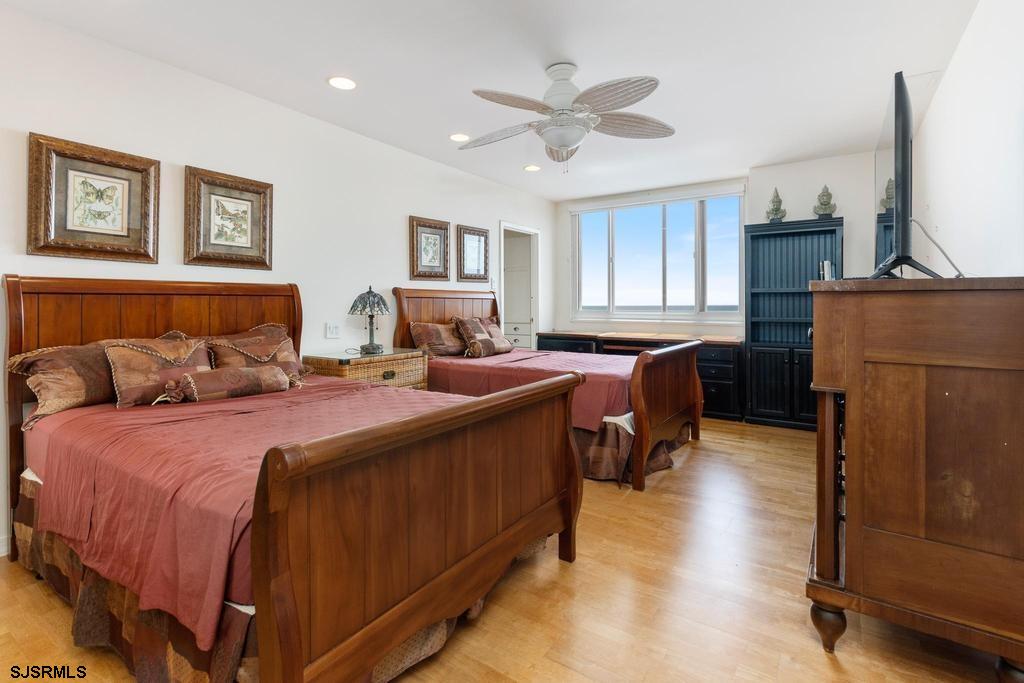 5000 Boardwalk Unit: 715