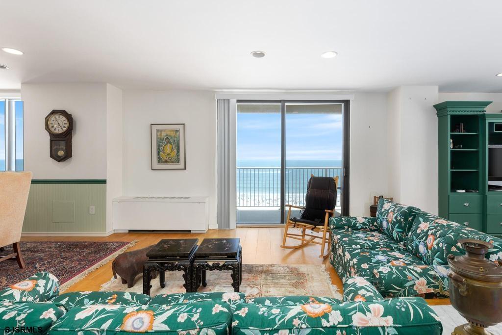 5000 Boardwalk Unit: 715