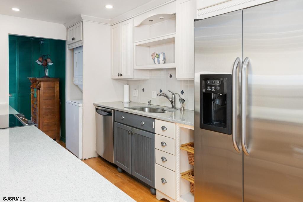 5000 Boardwalk Unit: 715