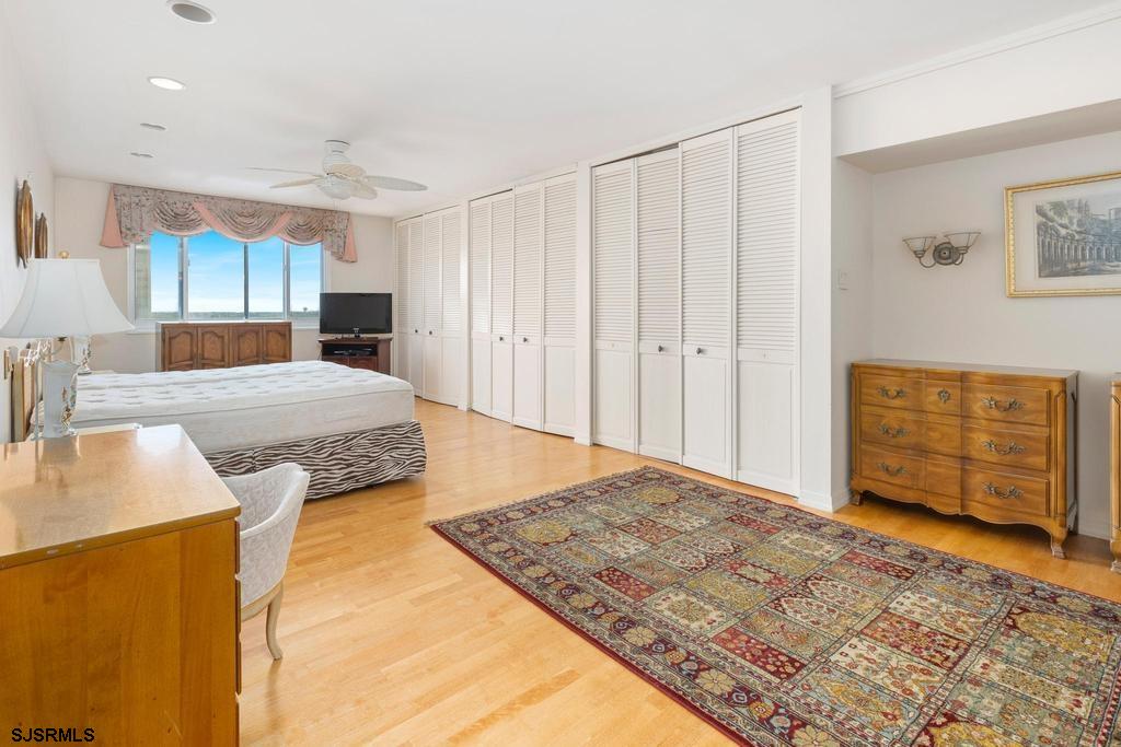 5000 Boardwalk Unit: 715