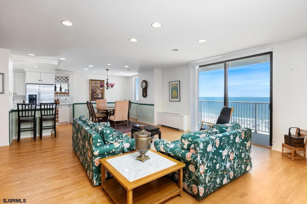 5000 Boardwalk Unit: 715