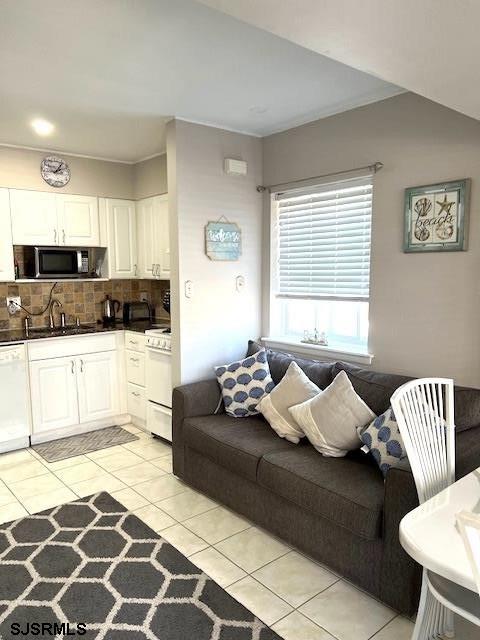 9601 Atlantic Ave Unit: B6