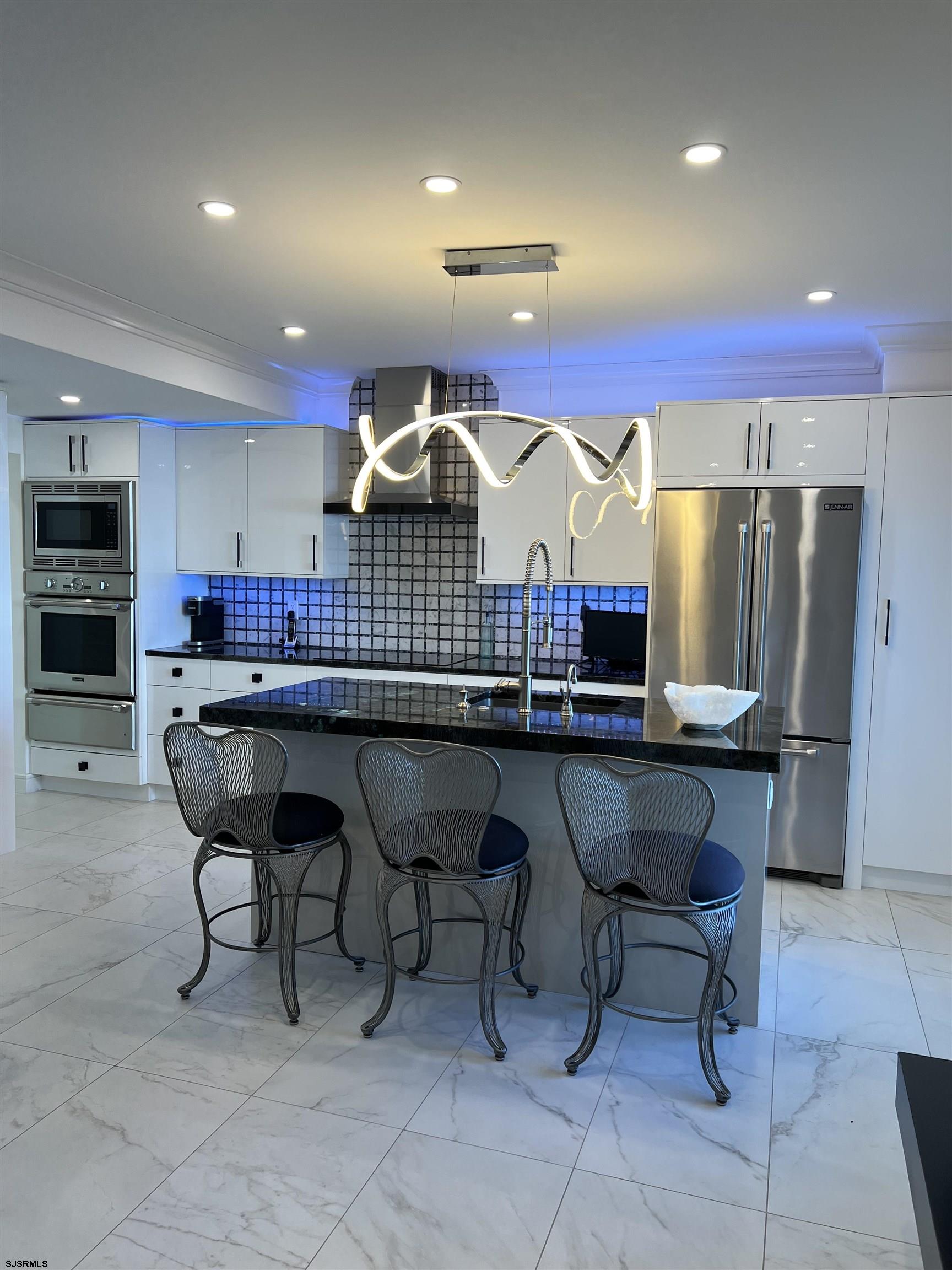 5300 Boardwalk Unit: 107