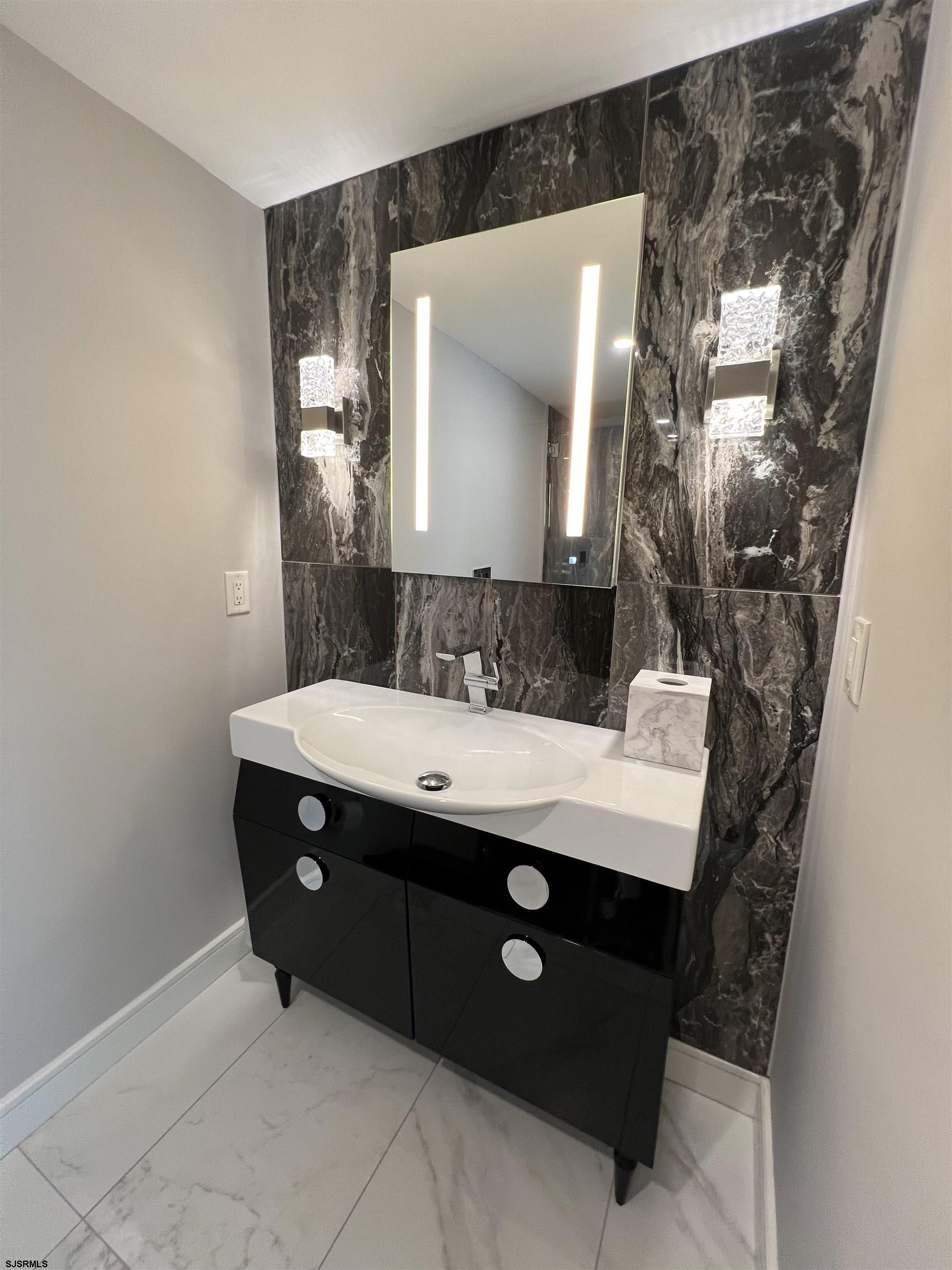 5300 Boardwalk Unit: 107