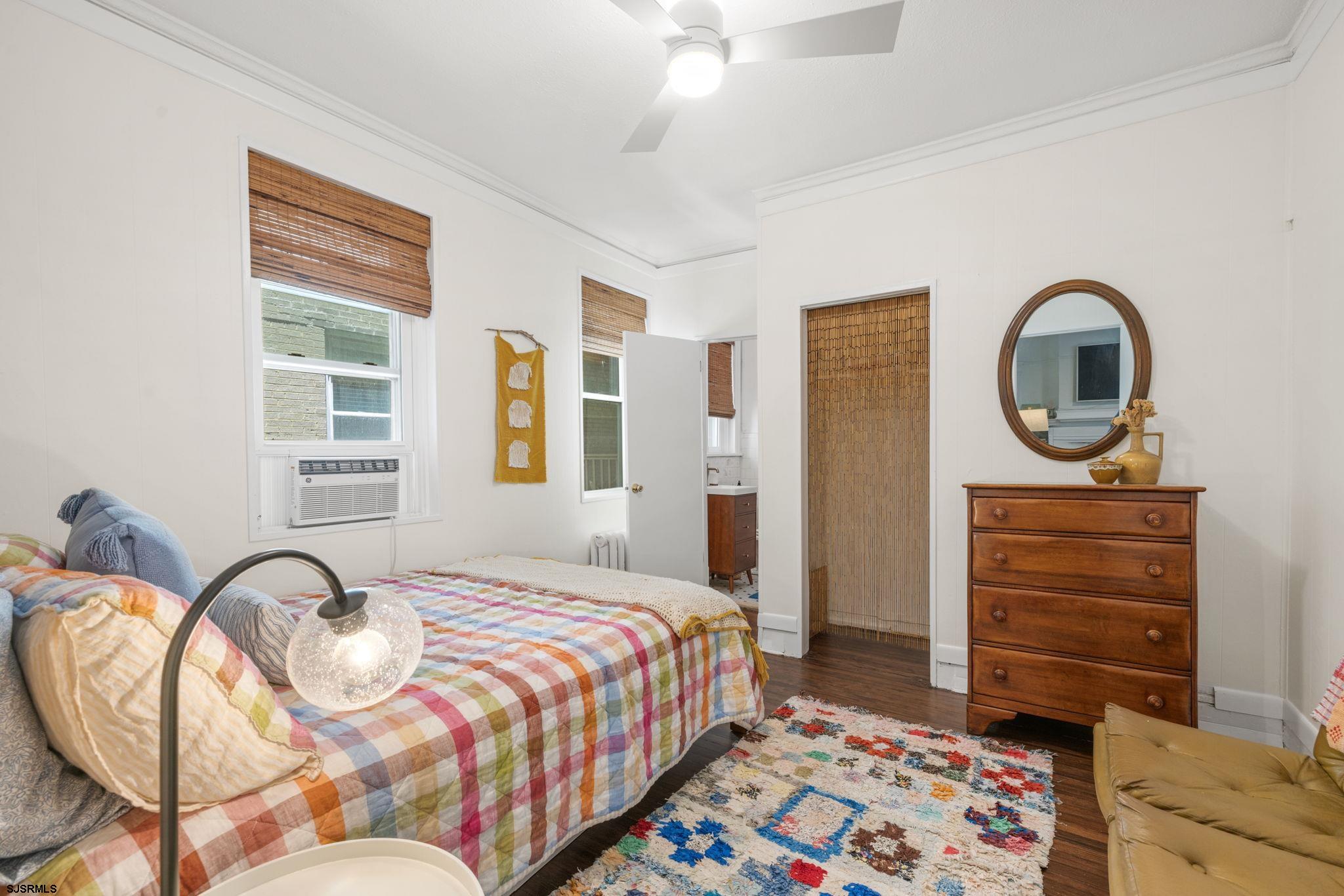 1 S Bartram Ave Unit: 4