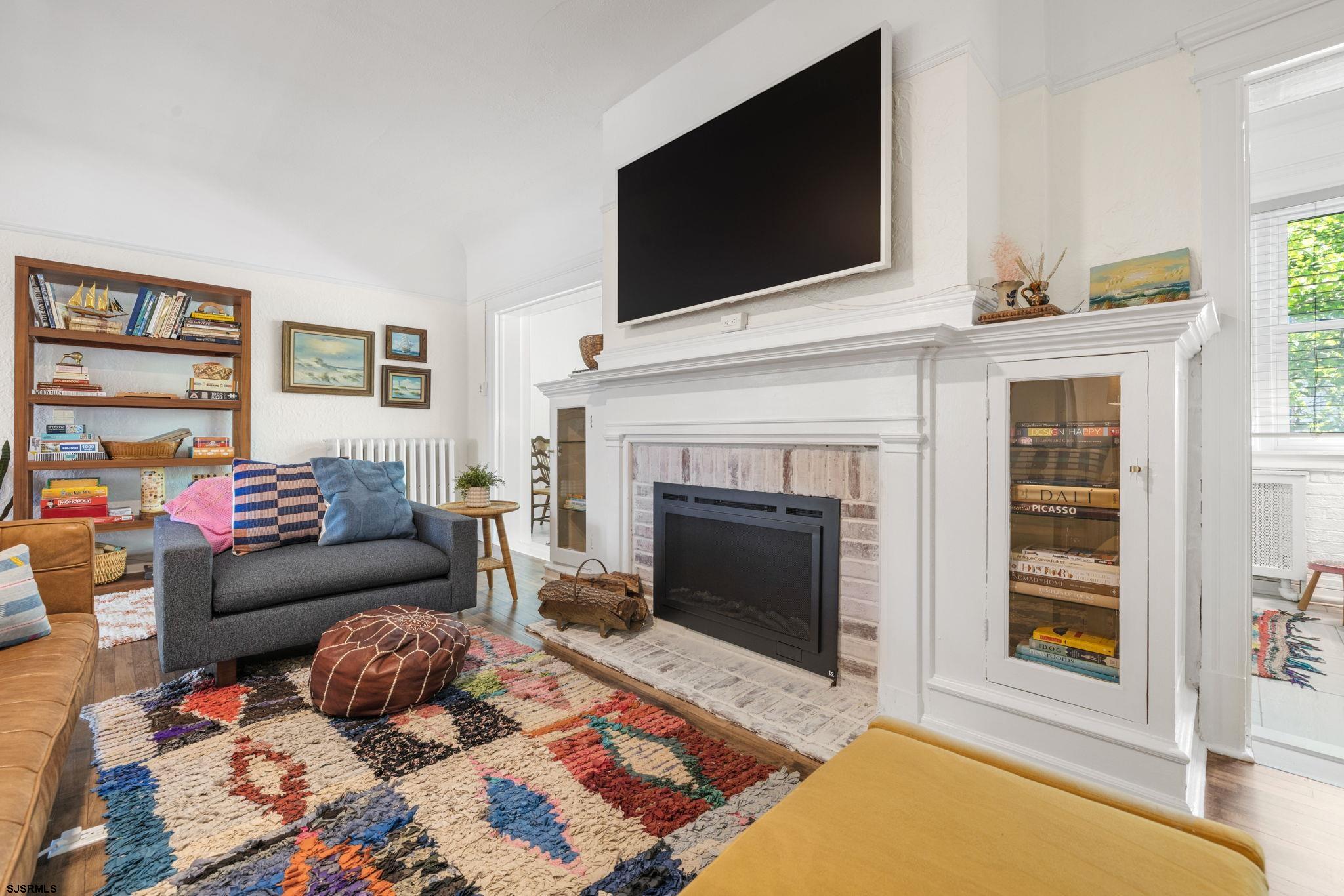 1 S Bartram Ave Unit: 4