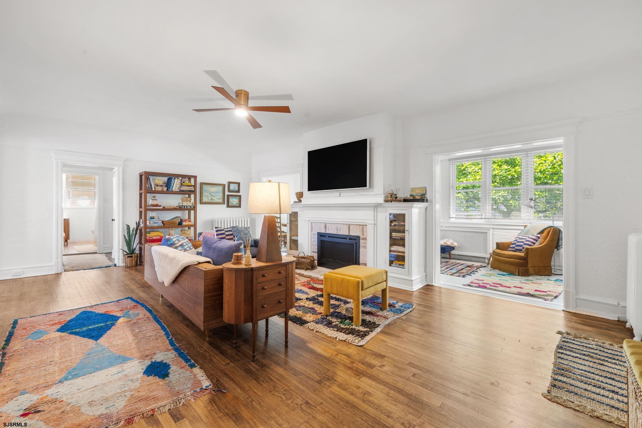 1 S Bartram Ave Unit: 4