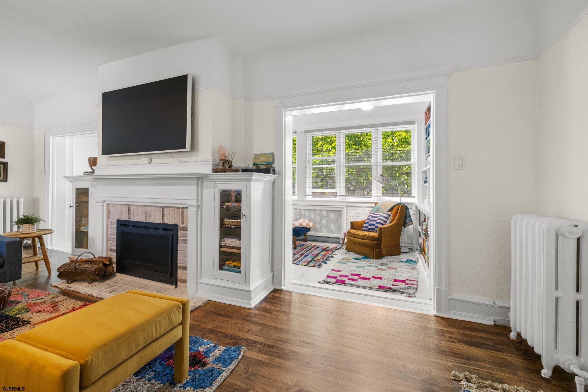 1 S Bartram Ave Unit: 4