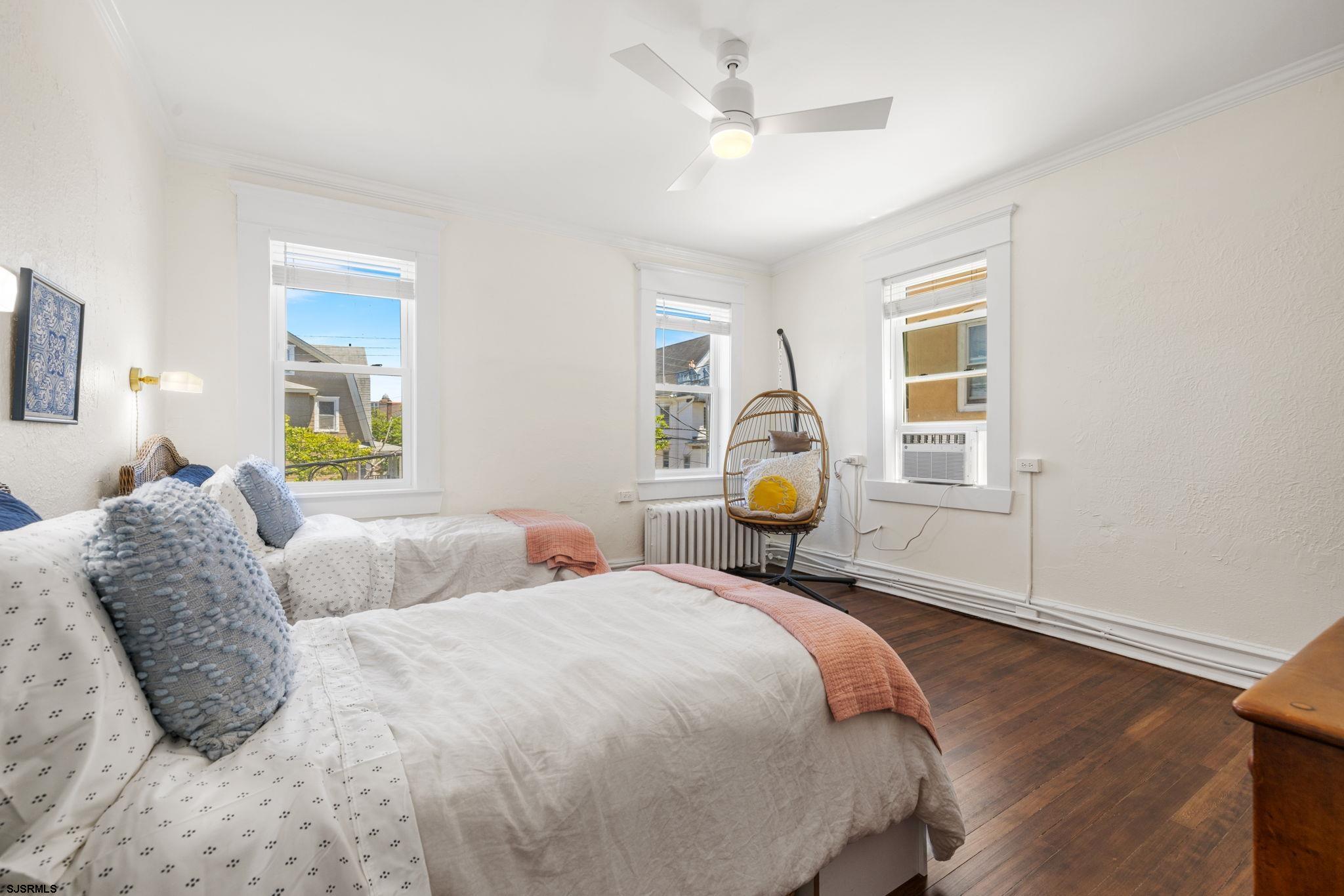 1 S Bartram Ave Unit: 4