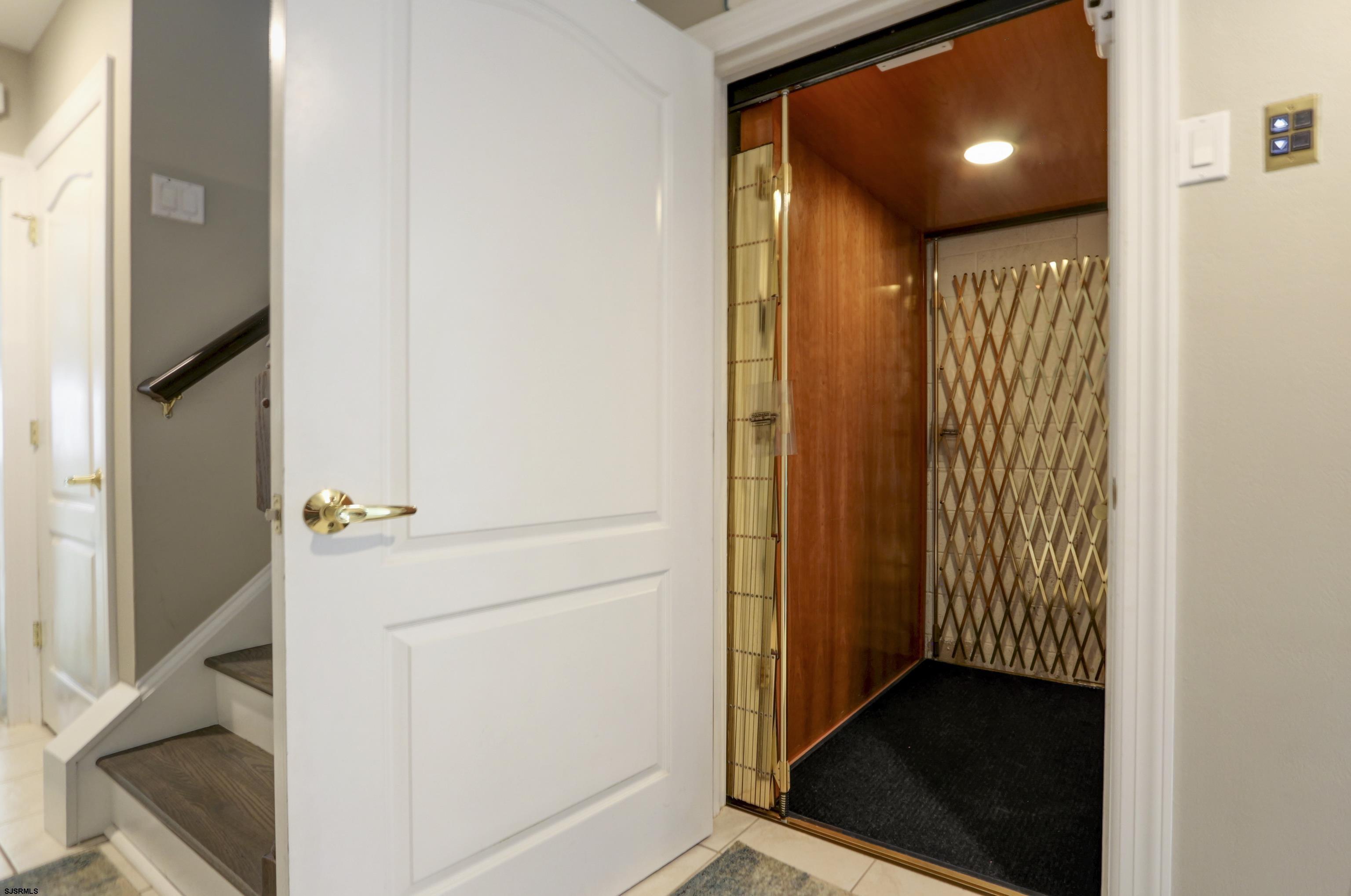 120 N Madison
