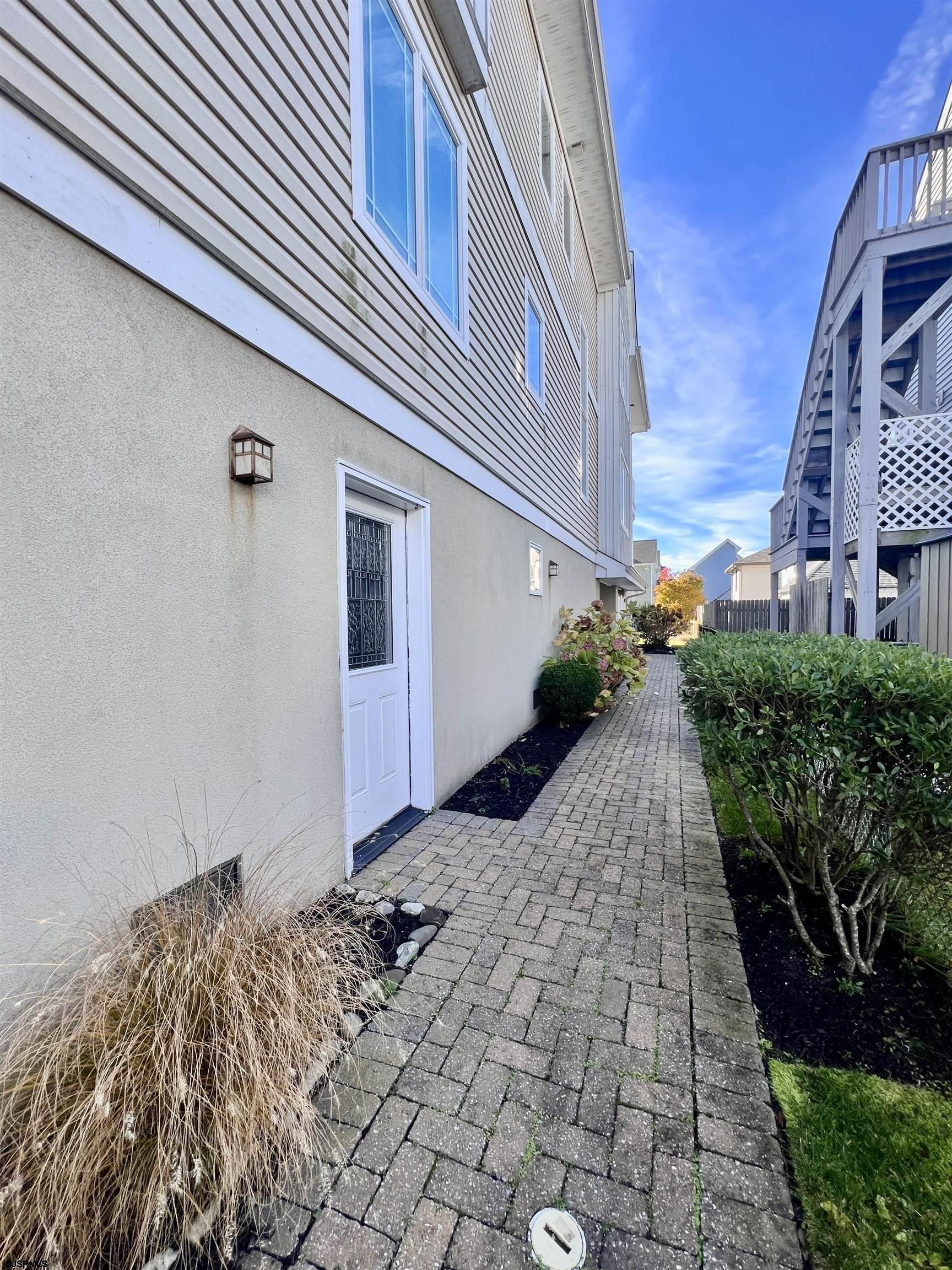 120 N Madison