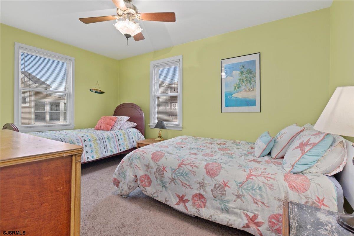 32 N Pelham Ave