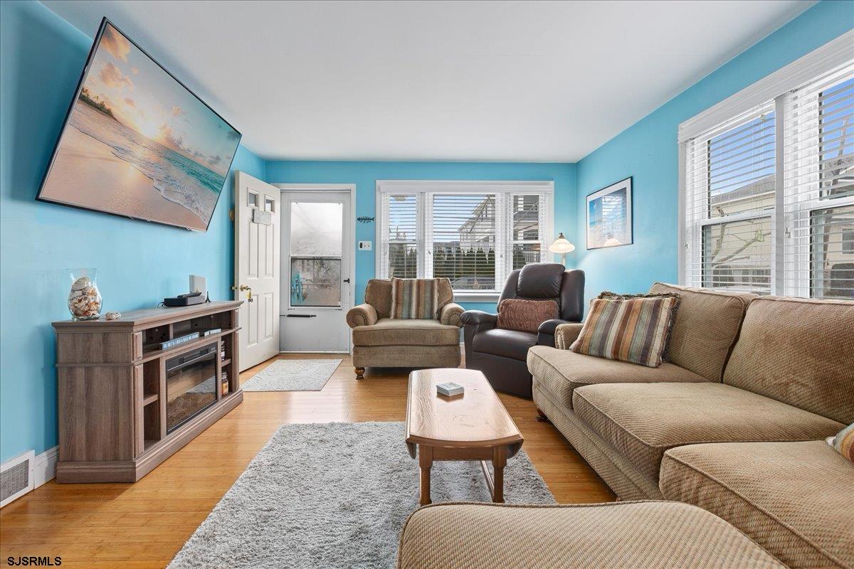 32 N Pelham Ave