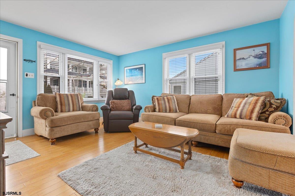 32 N Pelham Ave