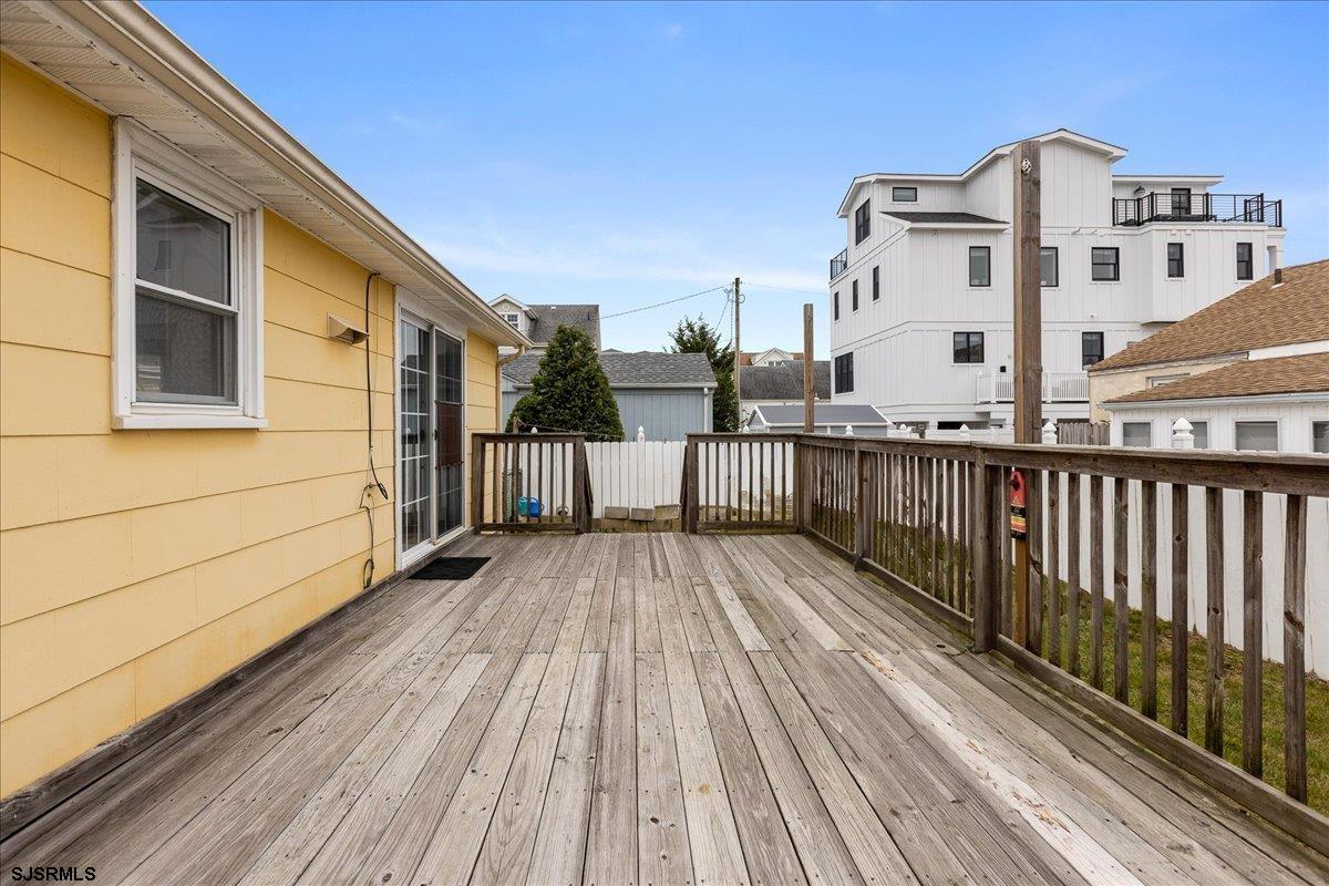 32 N Pelham Ave