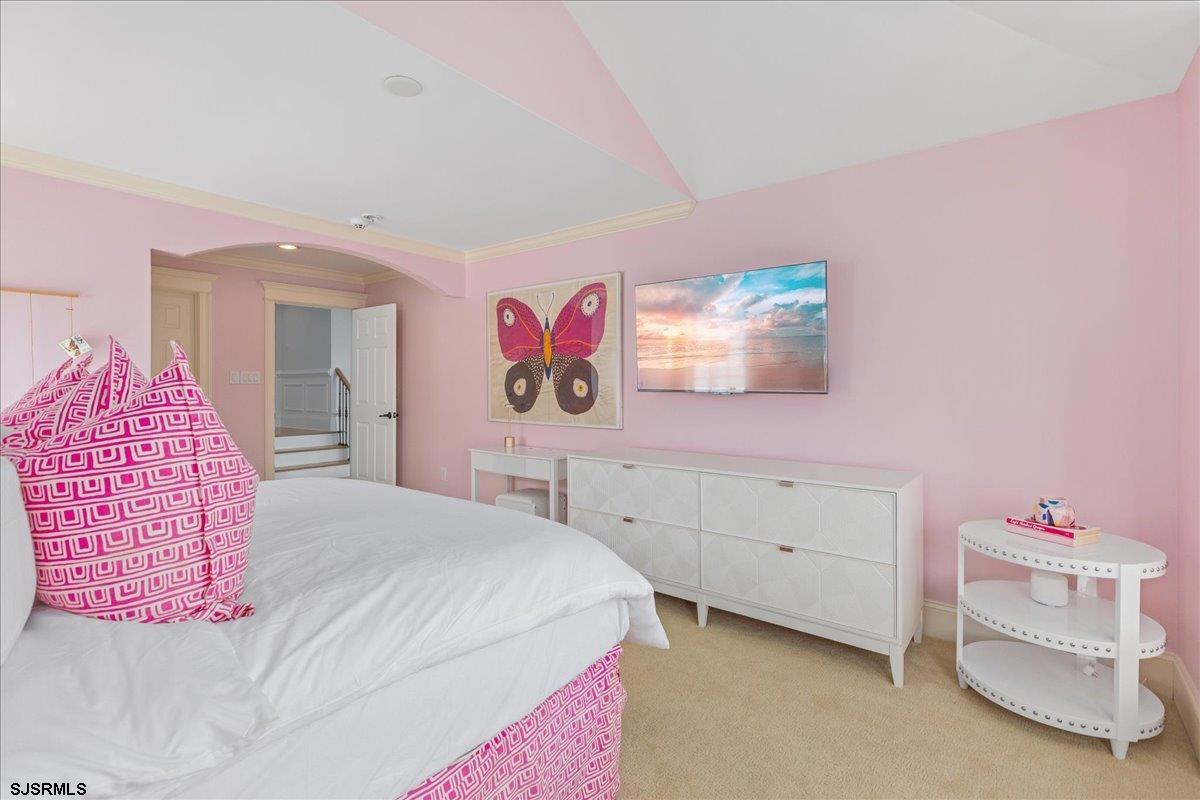 7803 Bayshore Dr