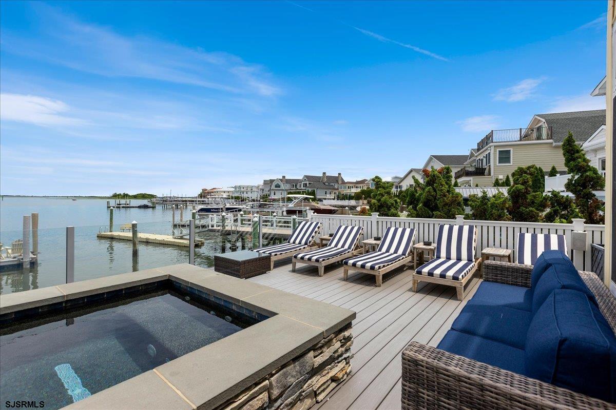 7803 Bayshore Dr