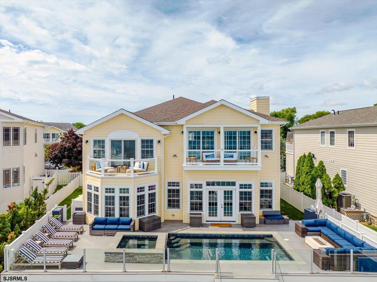 7803 Bayshore Dr