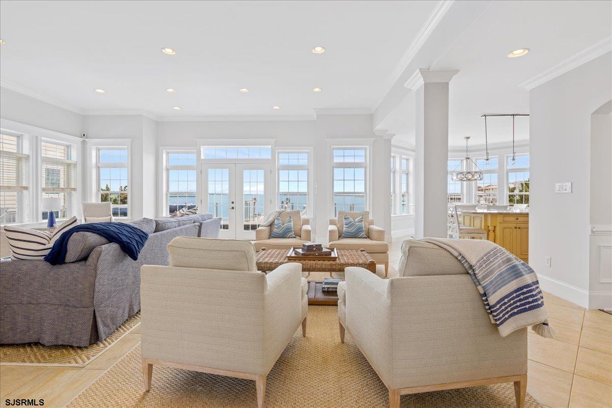 7803 Bayshore Dr