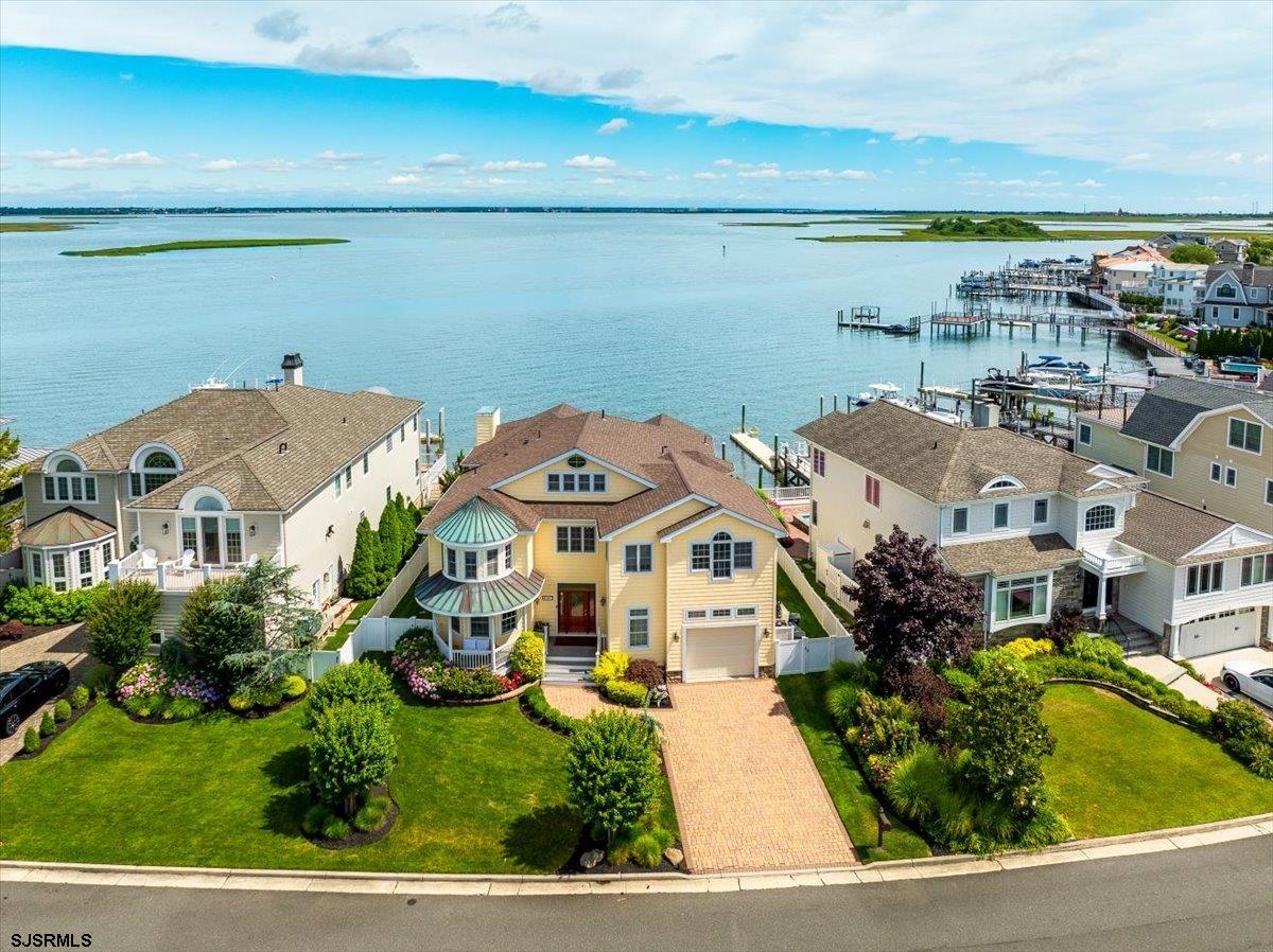 7803 Bayshore Dr